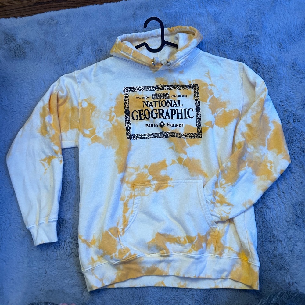 Urban Outfitters Tye Dye National Geographic Hoodie Size Medium
